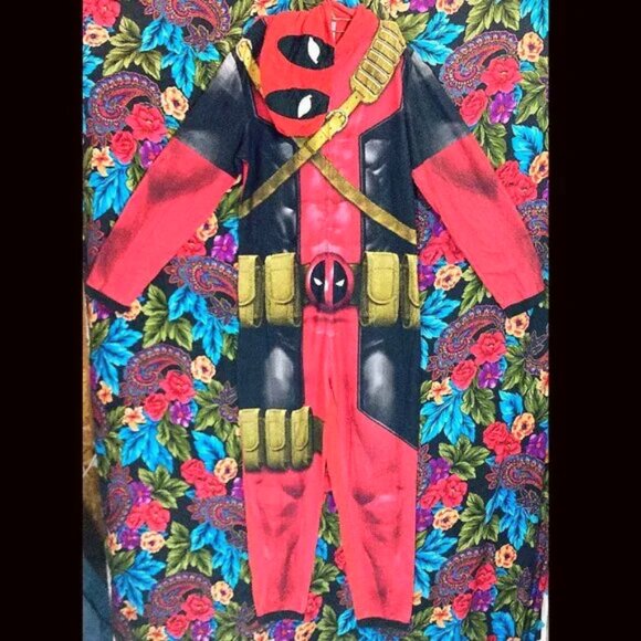 MEN'S MARVEL DEADPOOL SUPERHERO ONESIE SMALL HOODED UNION SUIT SLEEPWEAR PAJAMAS - Picture 1 of 4